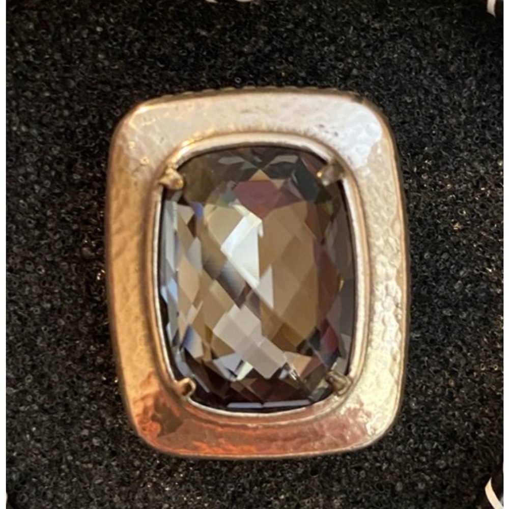 Silver Ring with dark grey sparkling Stone
